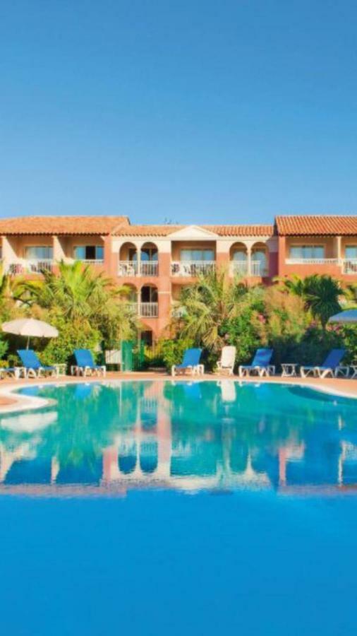 Entre Mer Et Piscine Hyeres Exterior photo